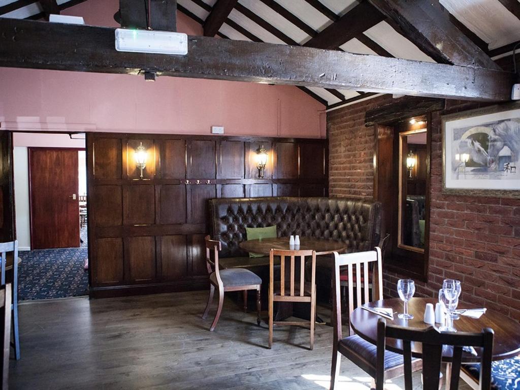 The Crewe Arms Hotel Exteriér fotografie