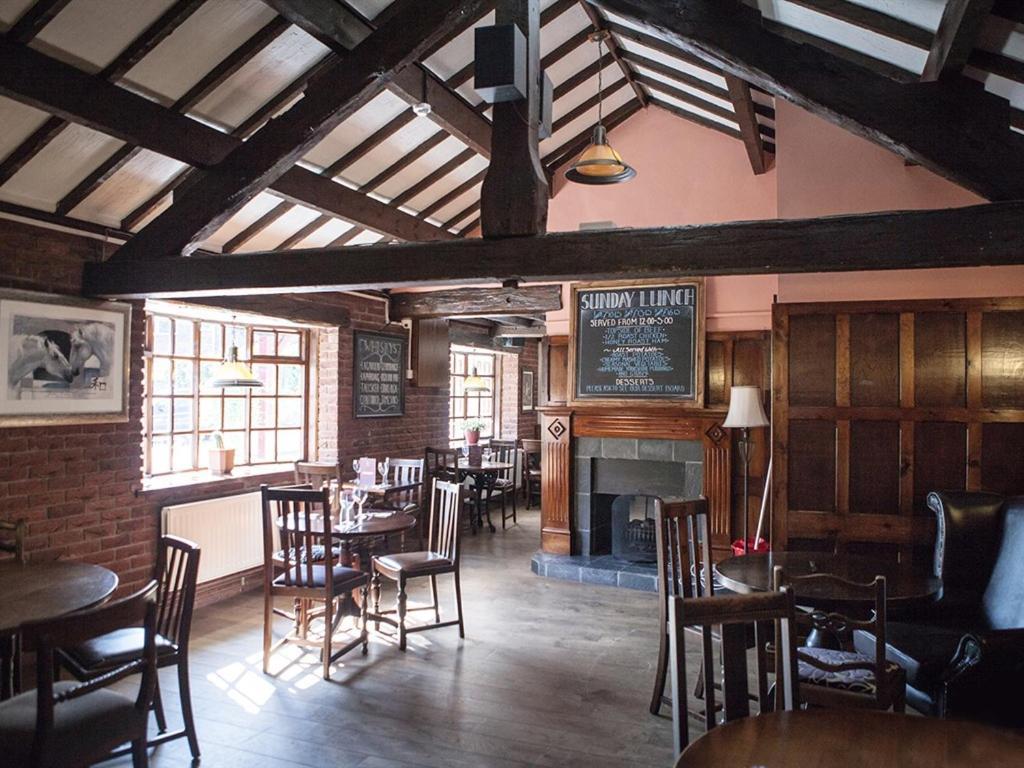 The Crewe Arms Hotel Exteriér fotografie