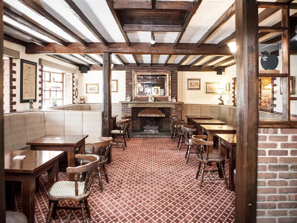 The Crewe Arms Hotel Exteriér fotografie